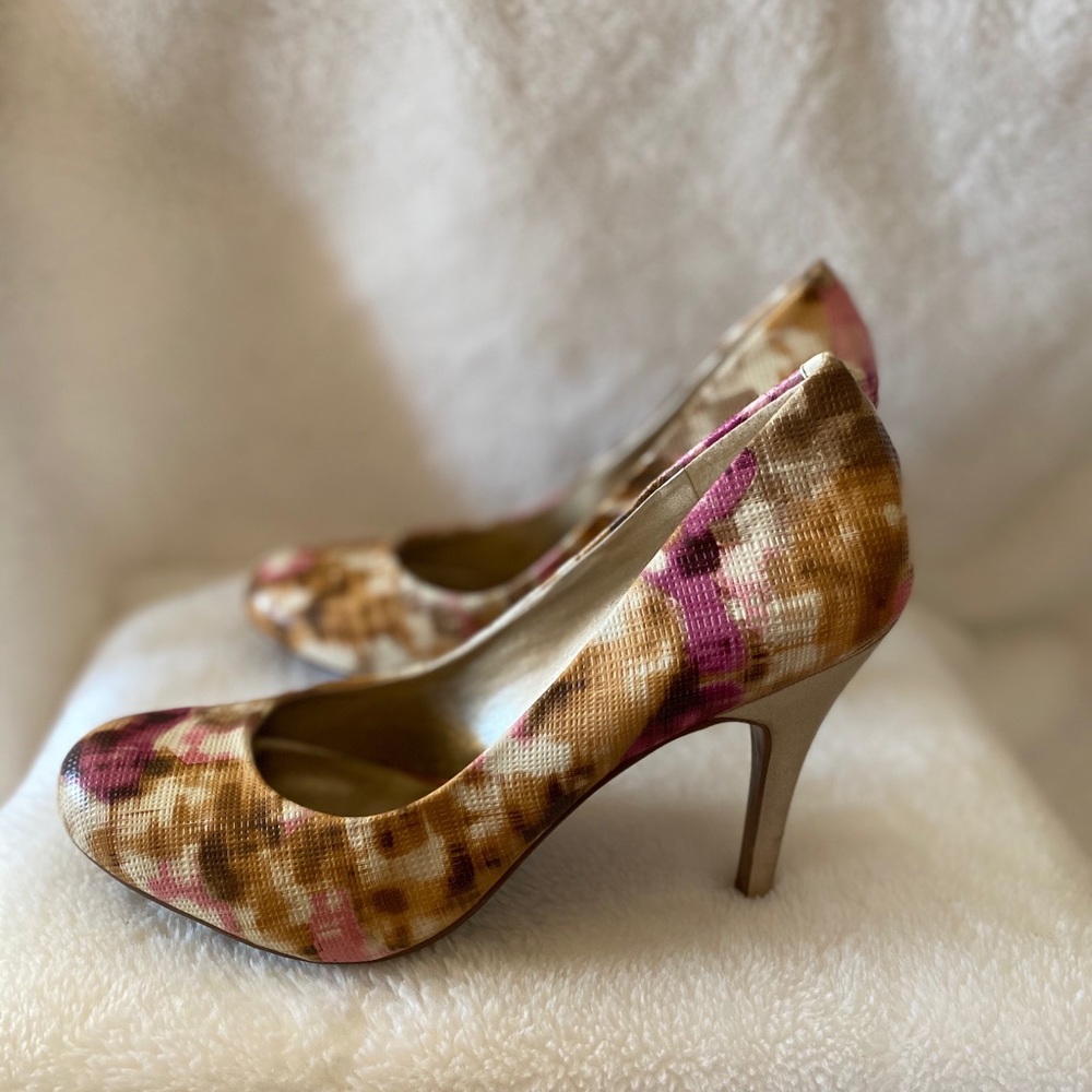 Jessica Simpson multi-colored heels - size 8